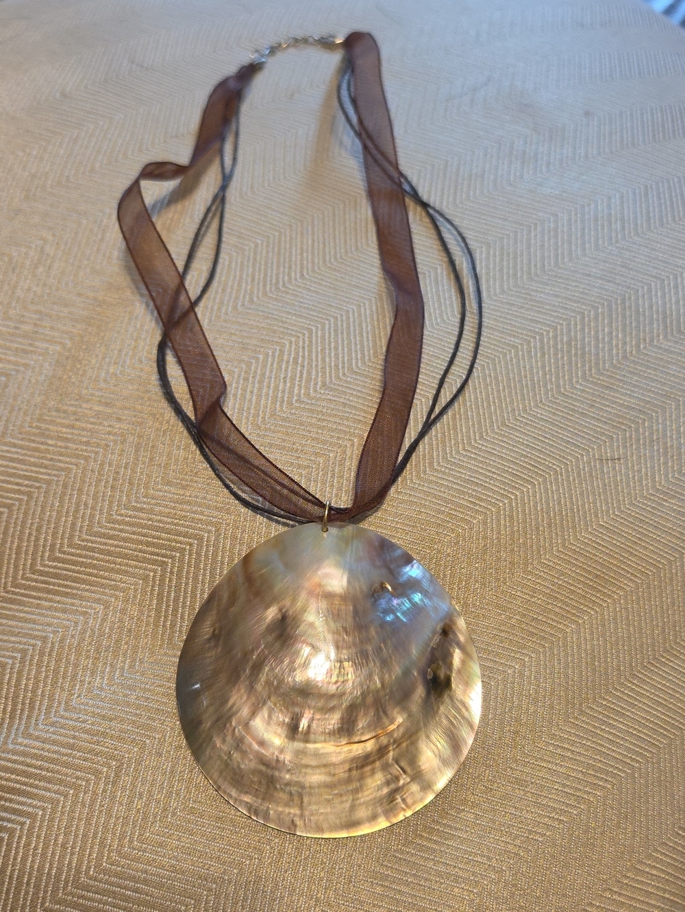 Iridescent Shell Pendant Necklace in Brown